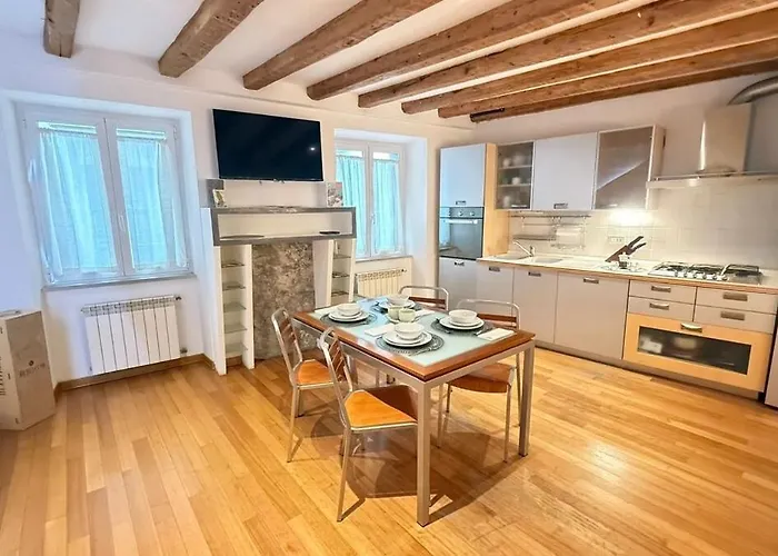 Casa Molly - Historic Centre Piazza Unita Apartment